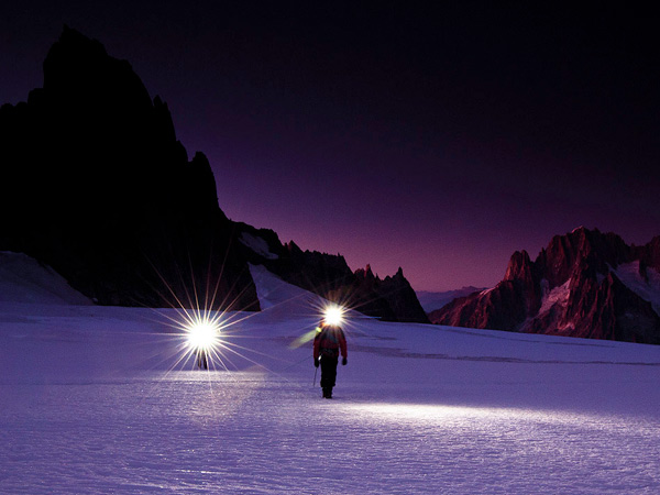 راهنمای خرید و استفاده از چراغ پیشانی HeadLamp  - لوازم کوهنوردی و تجهیزات سنگنوردی